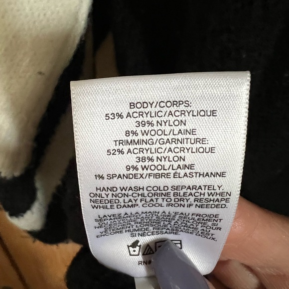 Express Faux black and white Cashmere Ski Sweater! S - Picture 9 of 10